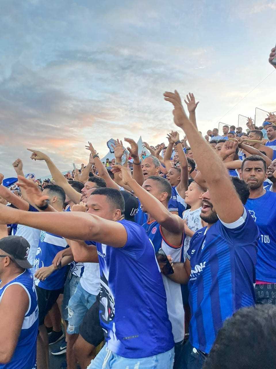 Camacã: Estádio Ribeirão recebe um grande público e o Itabuna vence o Bahia por 4x0